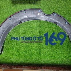 Ốp cua lốp bánh sau Triton