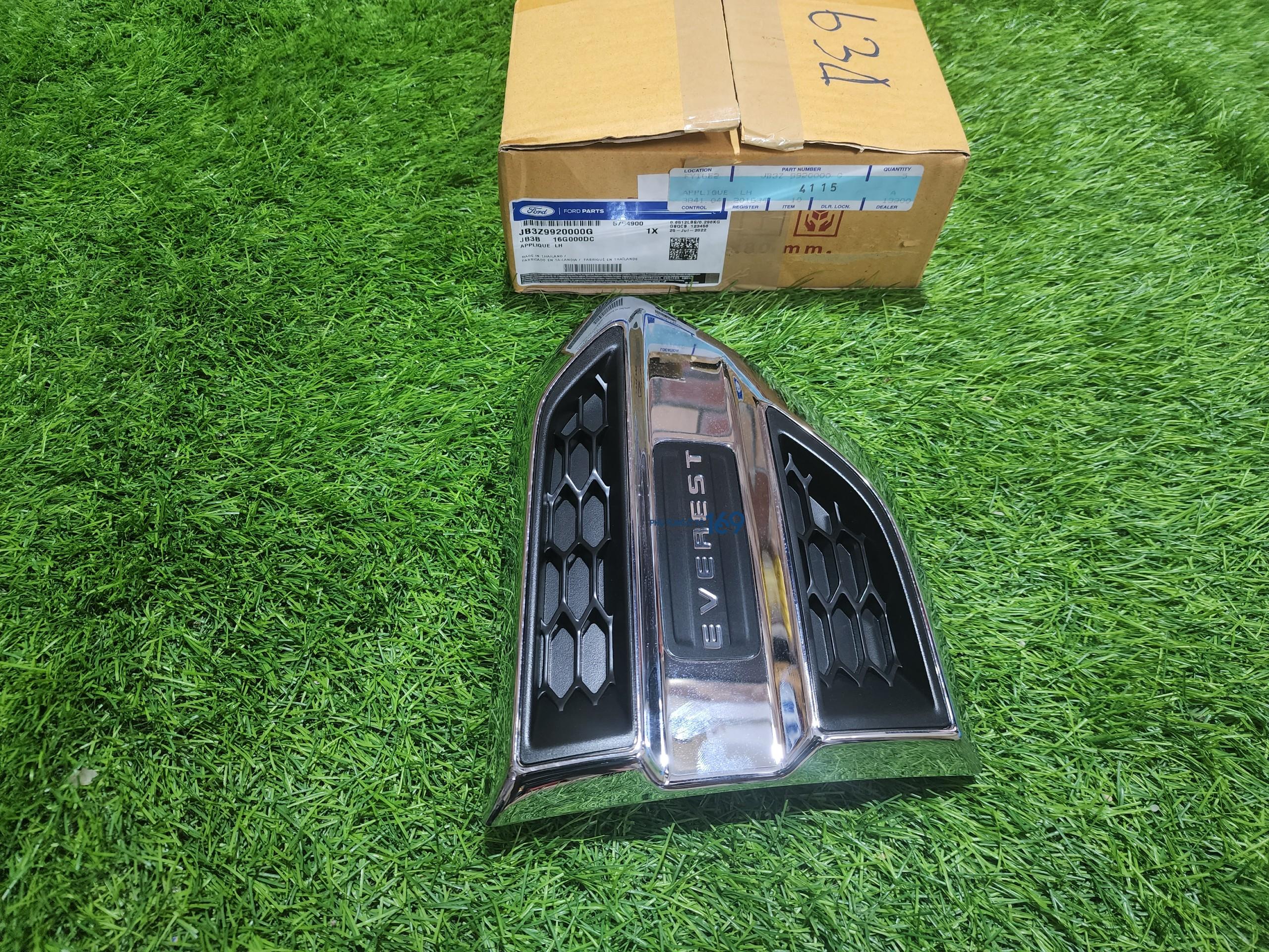 Ốp mang cá tai xe Everest Ốp mang cá tai xe Everest