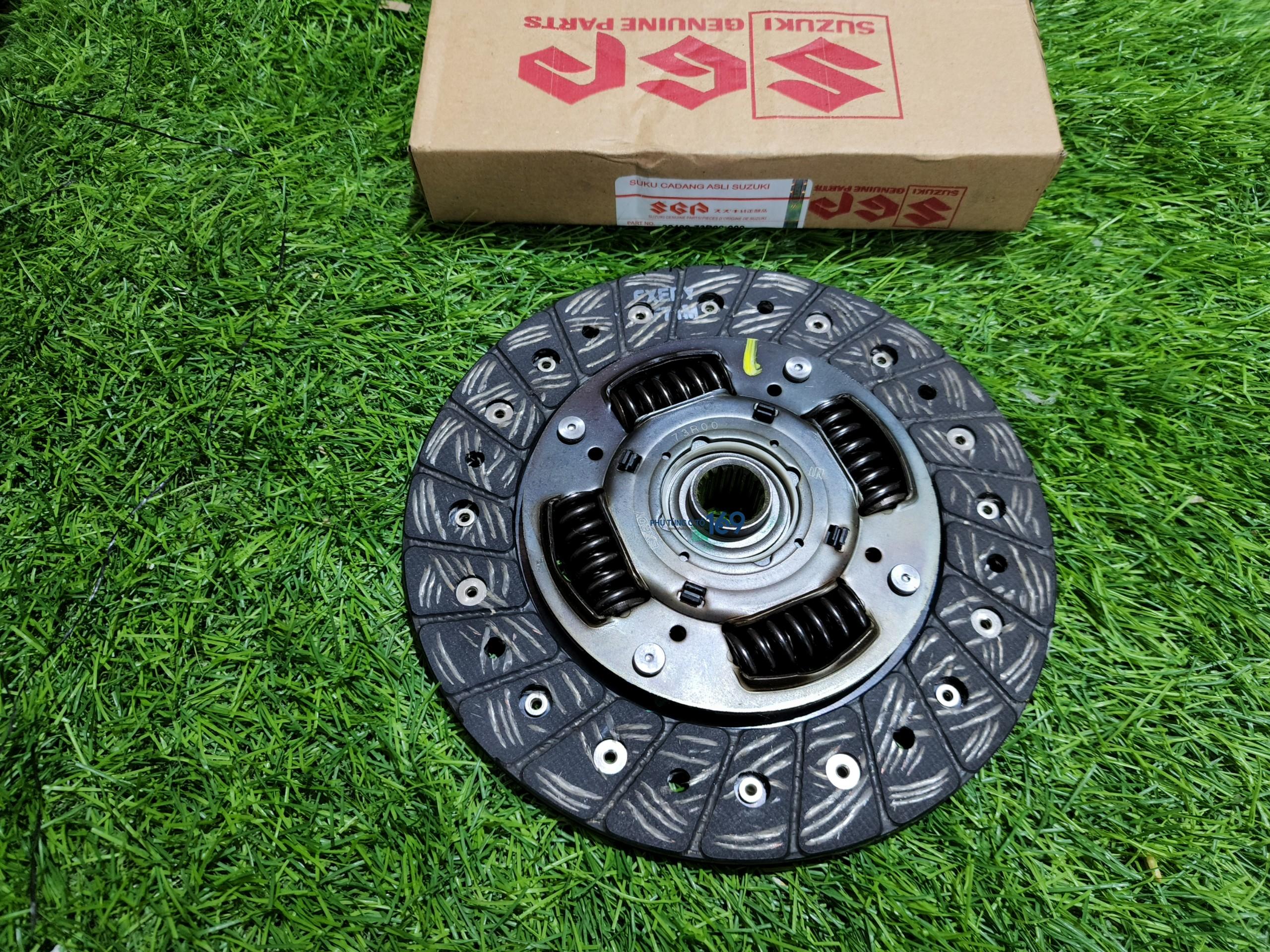 Lá côn Ertiga Lá côn Ertiga