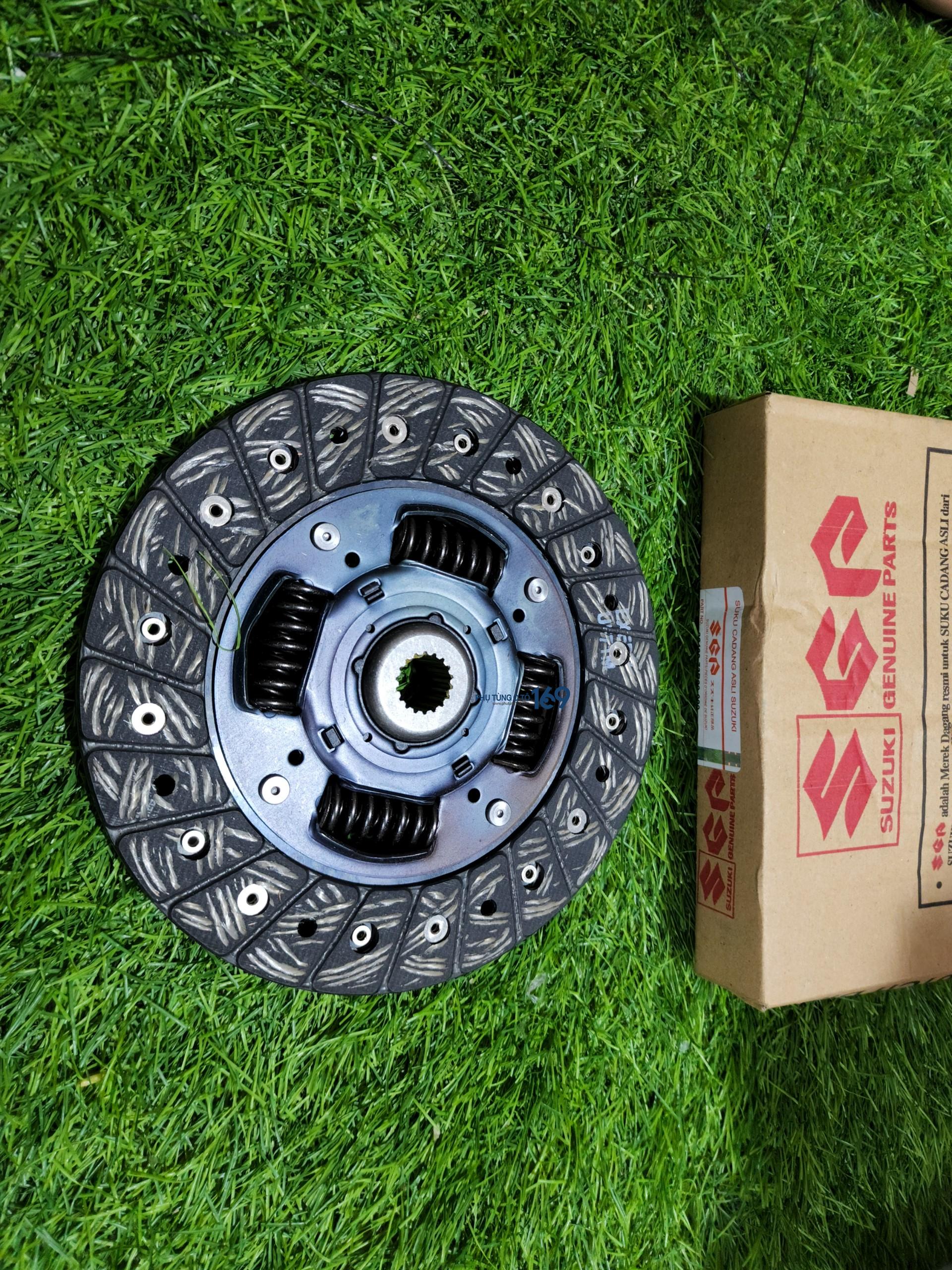 Lá côn Ertiga Lá côn Ertiga