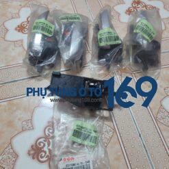 Tay mở cửa trong phụ Swift