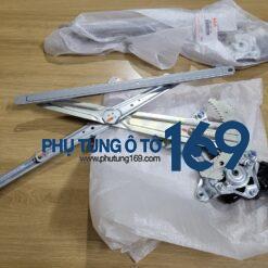 Compa lên kính sau Suzuki Ertiga