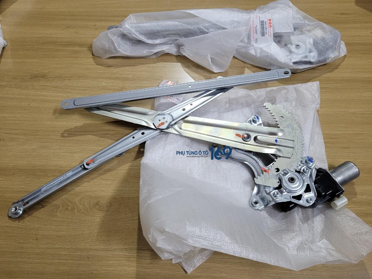 Compa lên kính sau Suzuki Ertiga Compa lên kính sau Suzuki Ertiga