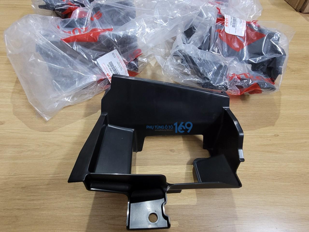 Cửa hút vào hộp lọc gió Ertiga Cửa hút vào hộp lọc gió Ertiga