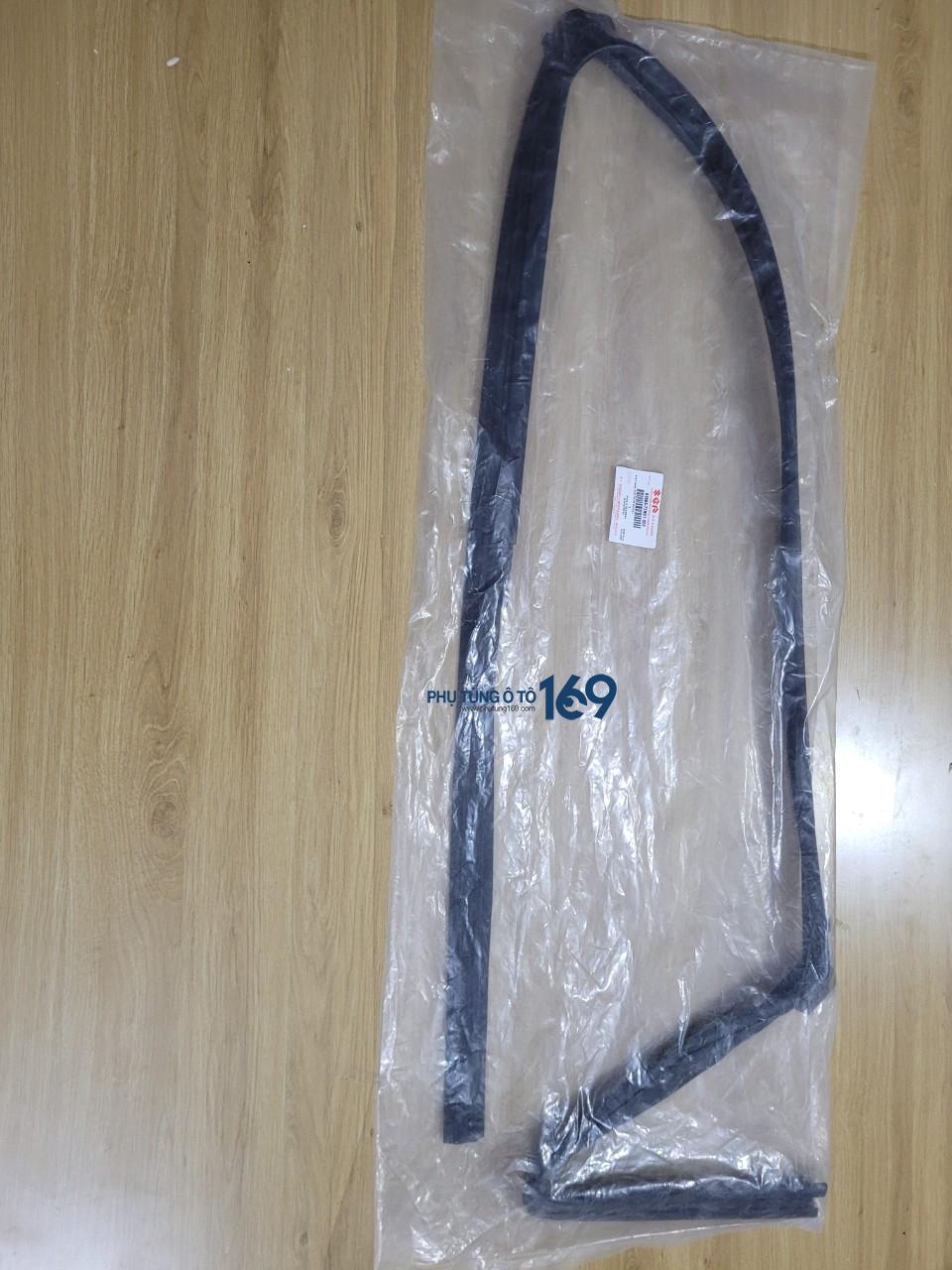 Gioăng lên kính sau phải Ertiga Gioăng lên kính sau phải Ertiga