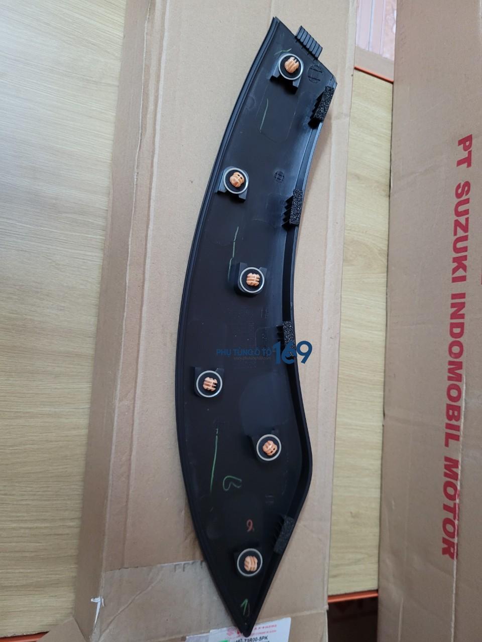 Ốp cánh cửa sau phụ Xl7 Ốp cánh cửa sau phụ Xl7