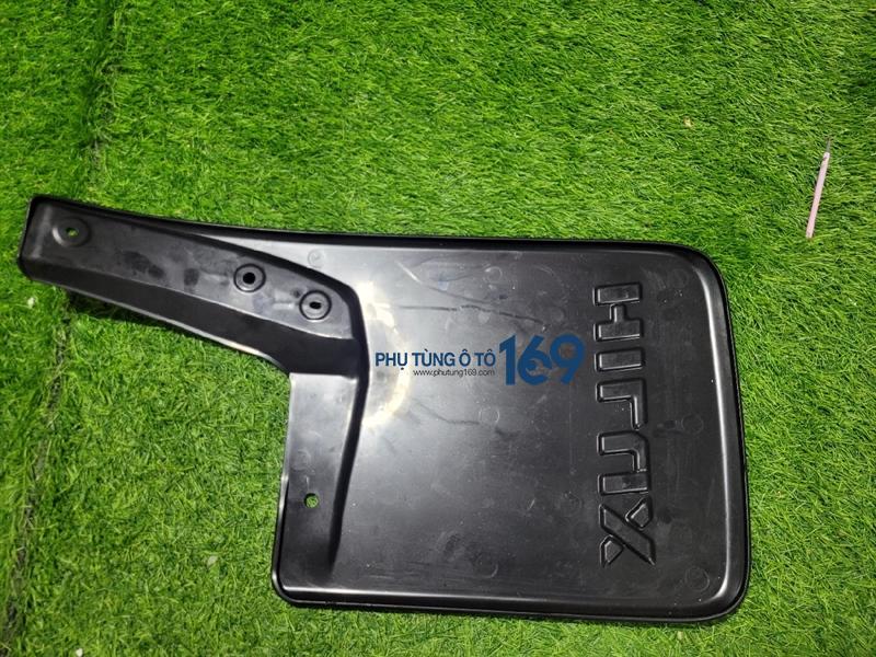 Chắn bùn bánh sau lái Hilux Chắn bùn bánh sau lái Hilux