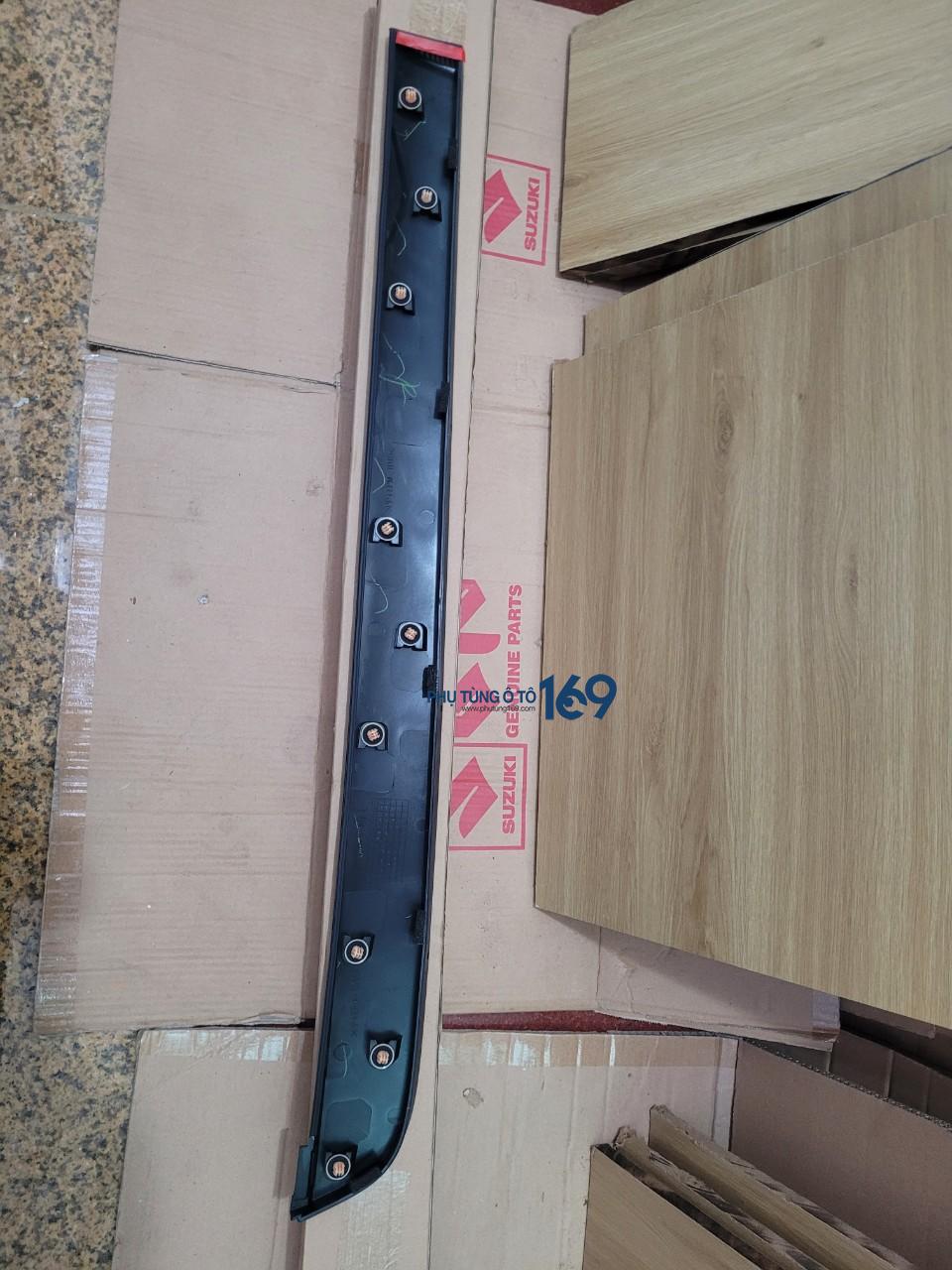 Nẹp thành cánh cửa trước Xl7 Nẹp thành cánh cửa trước Xl7