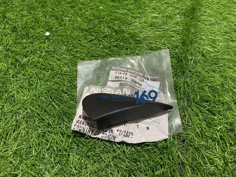 Ốp tam giác chân gương Sunny Ốp tam giác chân gương Sunny