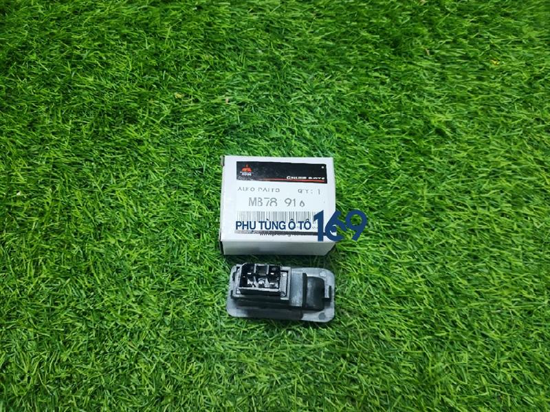 Công tắc lên kính Pajero Công tắc lên kính Pajero