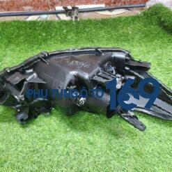 Đèn pha phải có bi Vios