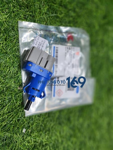 Công tắc chân phanh Bt50 Công tắc chân phanh Bt50