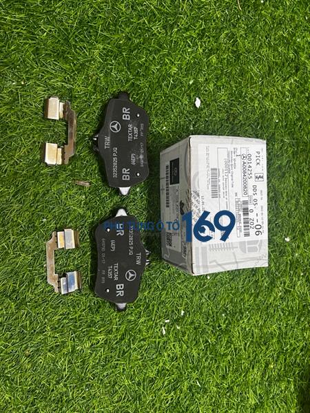 Má phanh trước Mercedes S300 Má phanh trước Mercedes S300