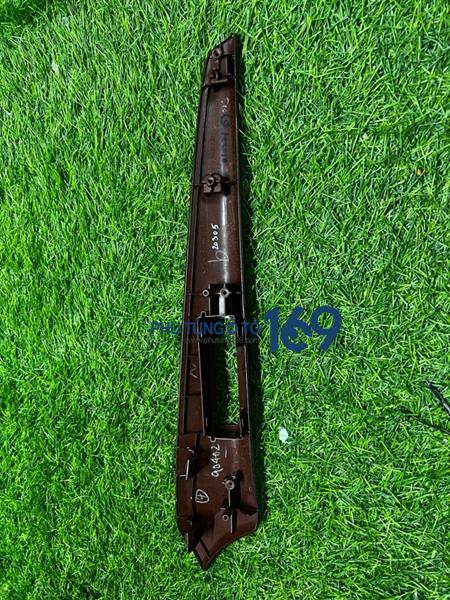 Ốp tapbi phải Lexus LX570 Ốp tapbi phải Lexus LX570