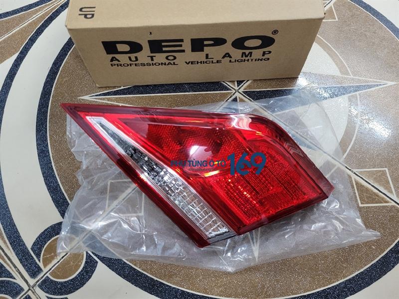 Đèn hậu miếng trong phải Camry 2.4 Đèn hậu miếng trong phải Camry 2.4