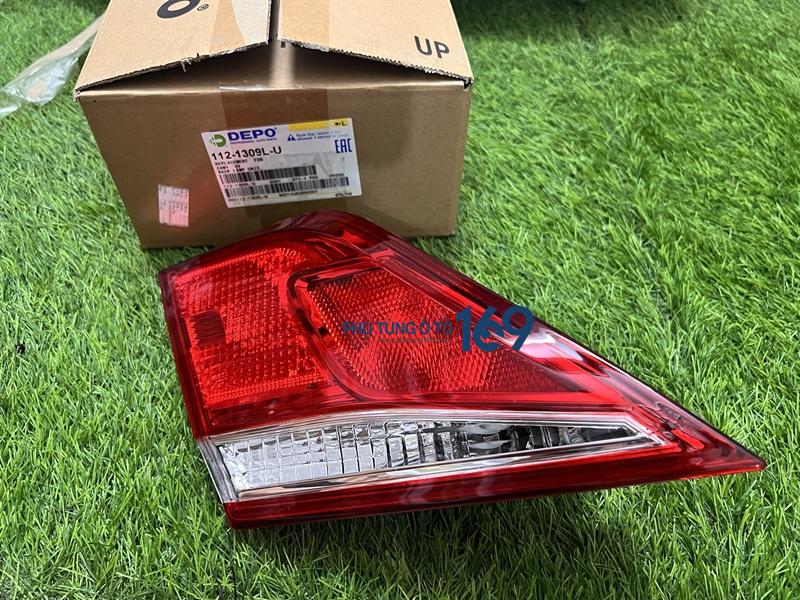 Đèn hậu trong Camry 2.4 Đèn hậu trong Camry 2.4