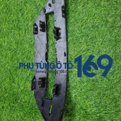 Ốp đèn gầm phải Mercedes C250