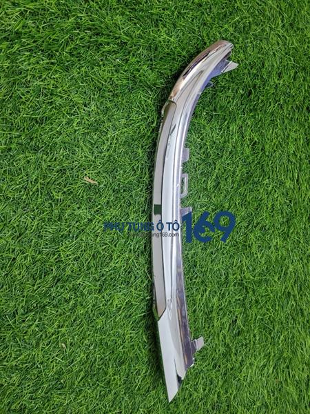 Ốp mạ đèn gầm phải Mercedes C250 Ốp mạ đèn gầm phải Mercedes C250