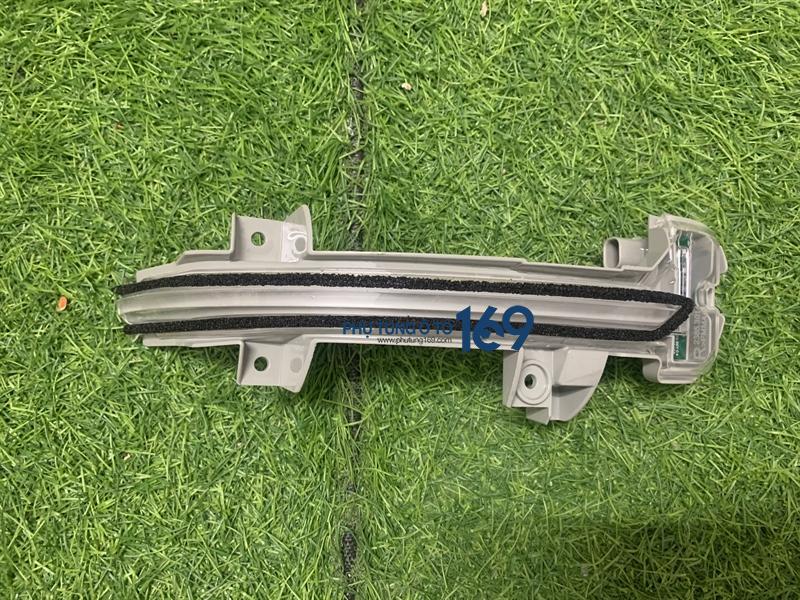 Xi nhan gương phải City Xi nhan gương phải City