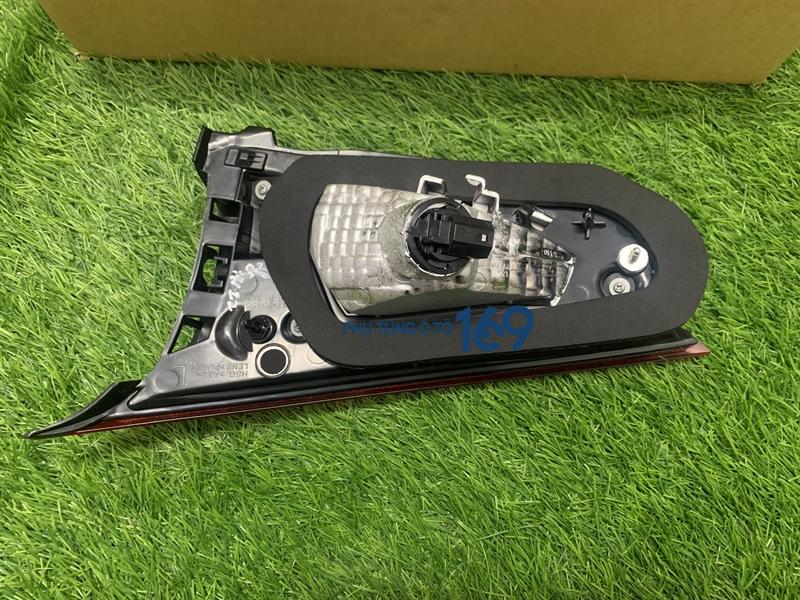 Đèn hậu trong phải Mazda 3 Đèn hậu trong phải Mazda 3