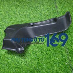 Lòng dè sau Innova