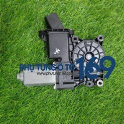 Mô tơ lên kính cửa trước trái Trax