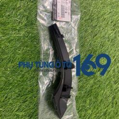 Ốp góc kính chắn gió Mazda 6