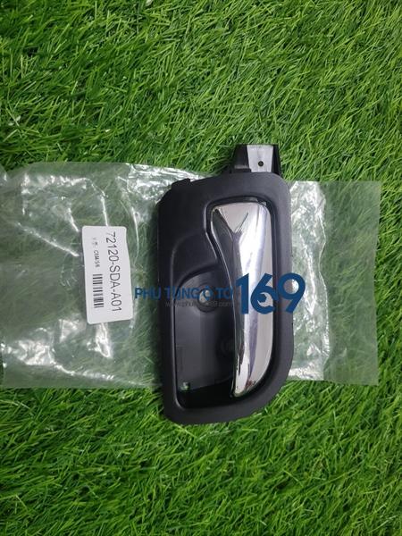 Tay mở trong phải Accord Tay mở trong phải Accord