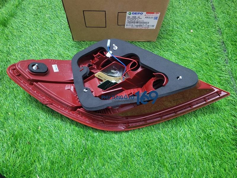 Đèn hậu phải Mecedes C200 Đèn hậu phải Mecedes C200