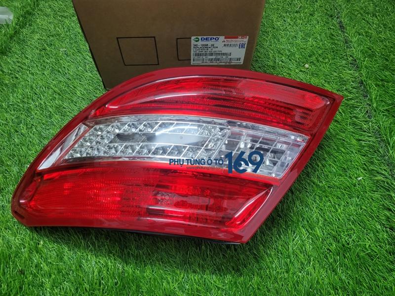 Đèn hậu phải Mecedes C200 Đèn hậu phải Mecedes C200