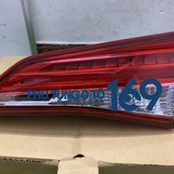 Đèn hậu miếng trong phải Vios