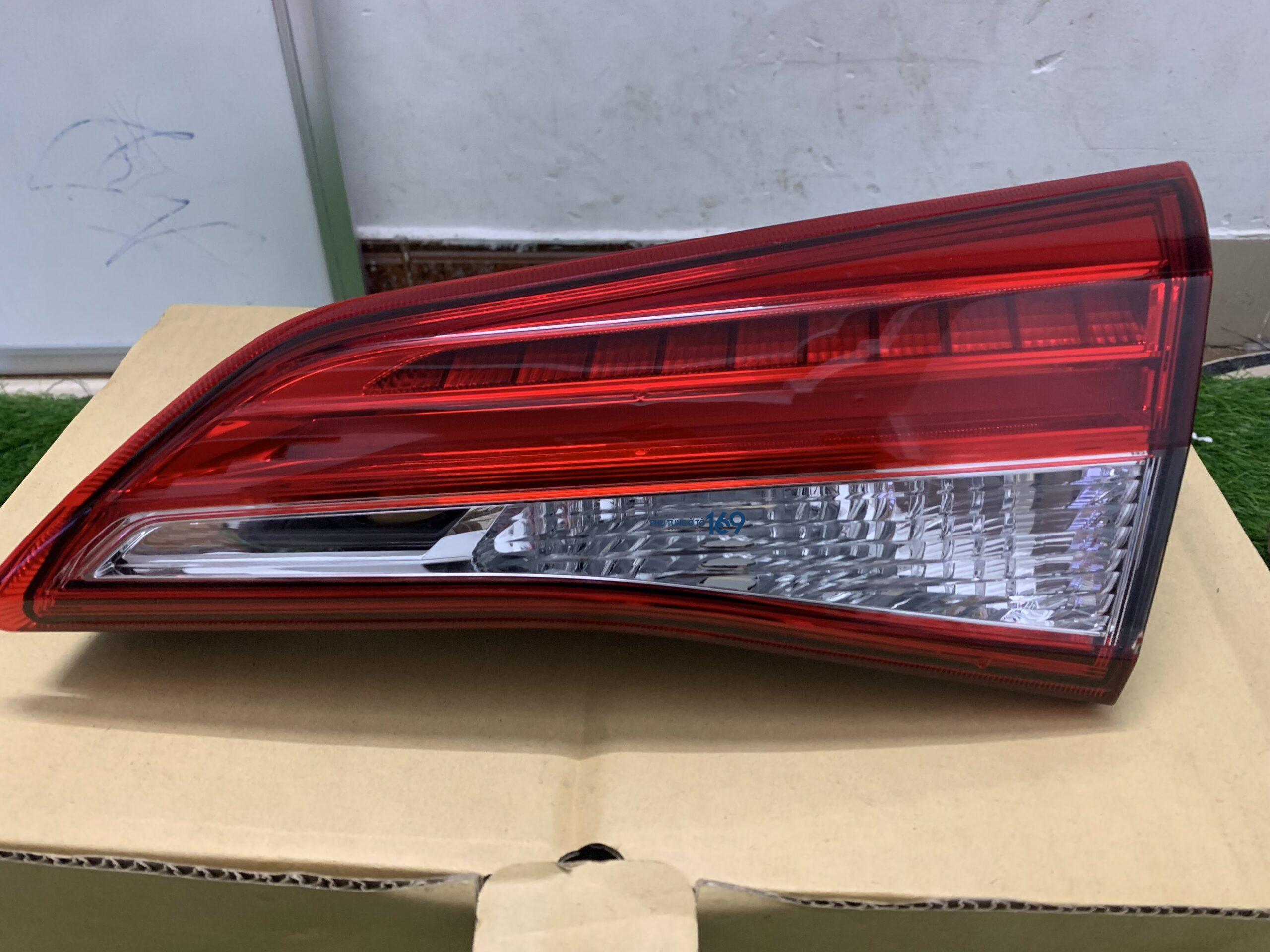 Đèn hậu miếng trong phải Vios Đèn hậu miếng trong phải Vios