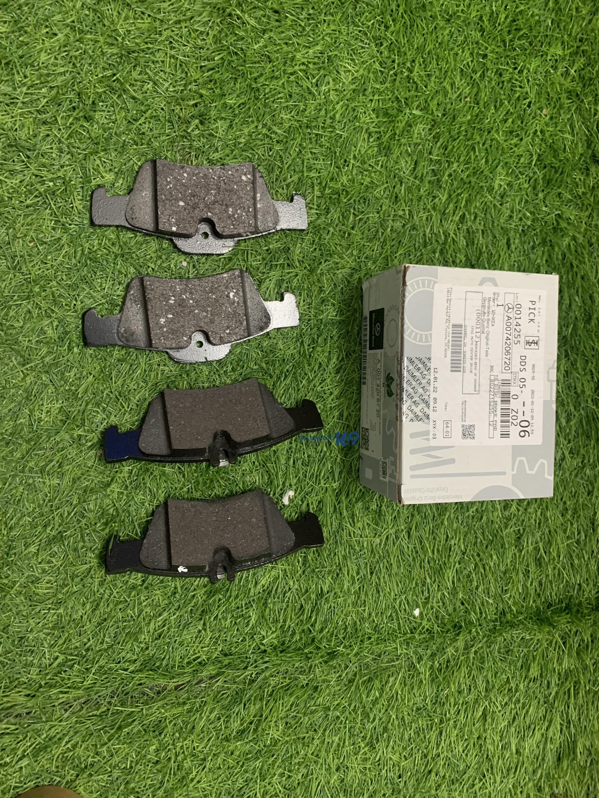 Bố thắng trước Mercedes E240 Bố thắng trước Mercedes E240