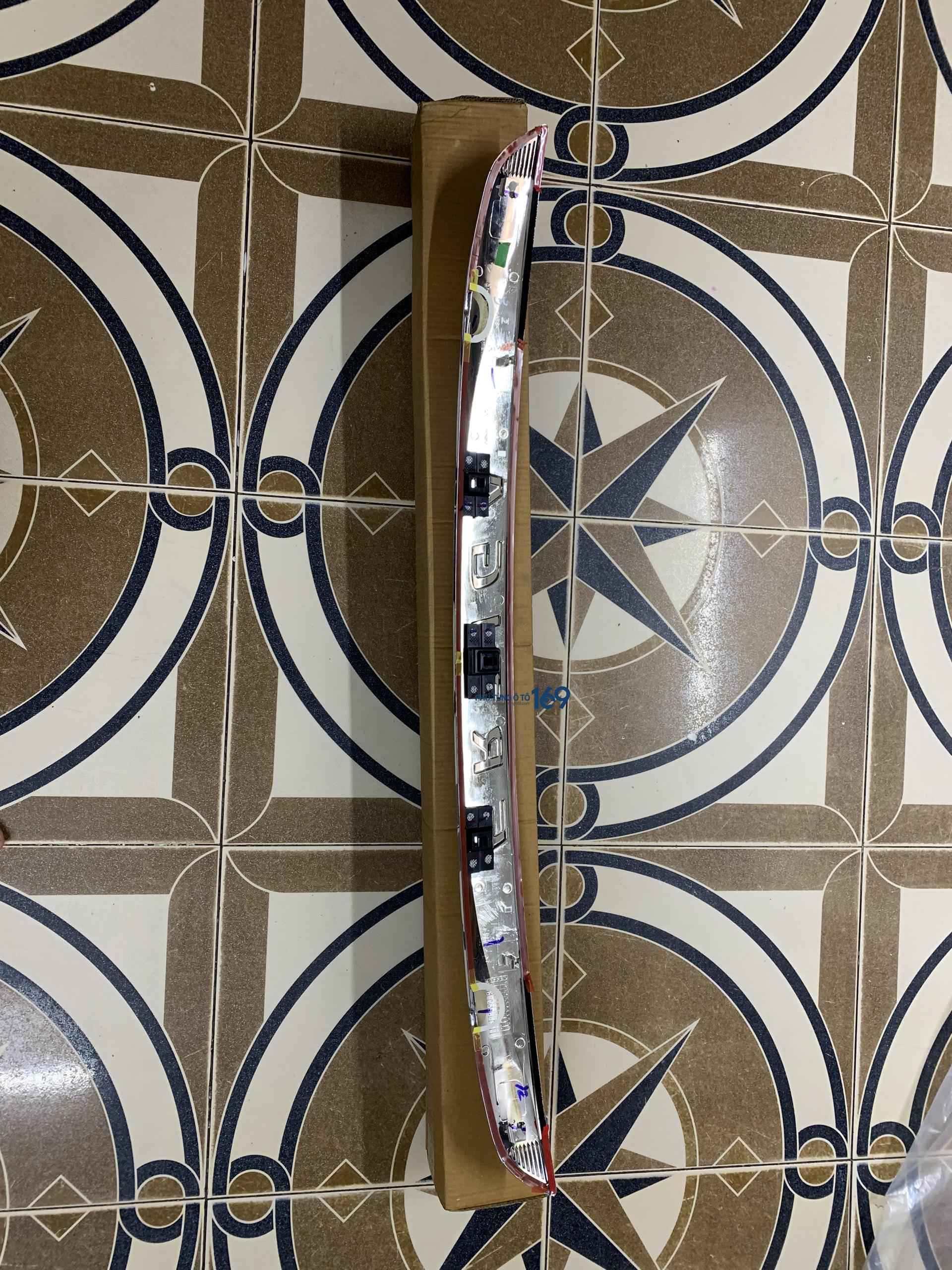 Nẹp mạ cửa hậu Ertiga Nẹp mạ cửa hậu Ertiga