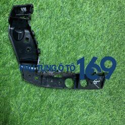 Phe cài cản trước phải Colorado