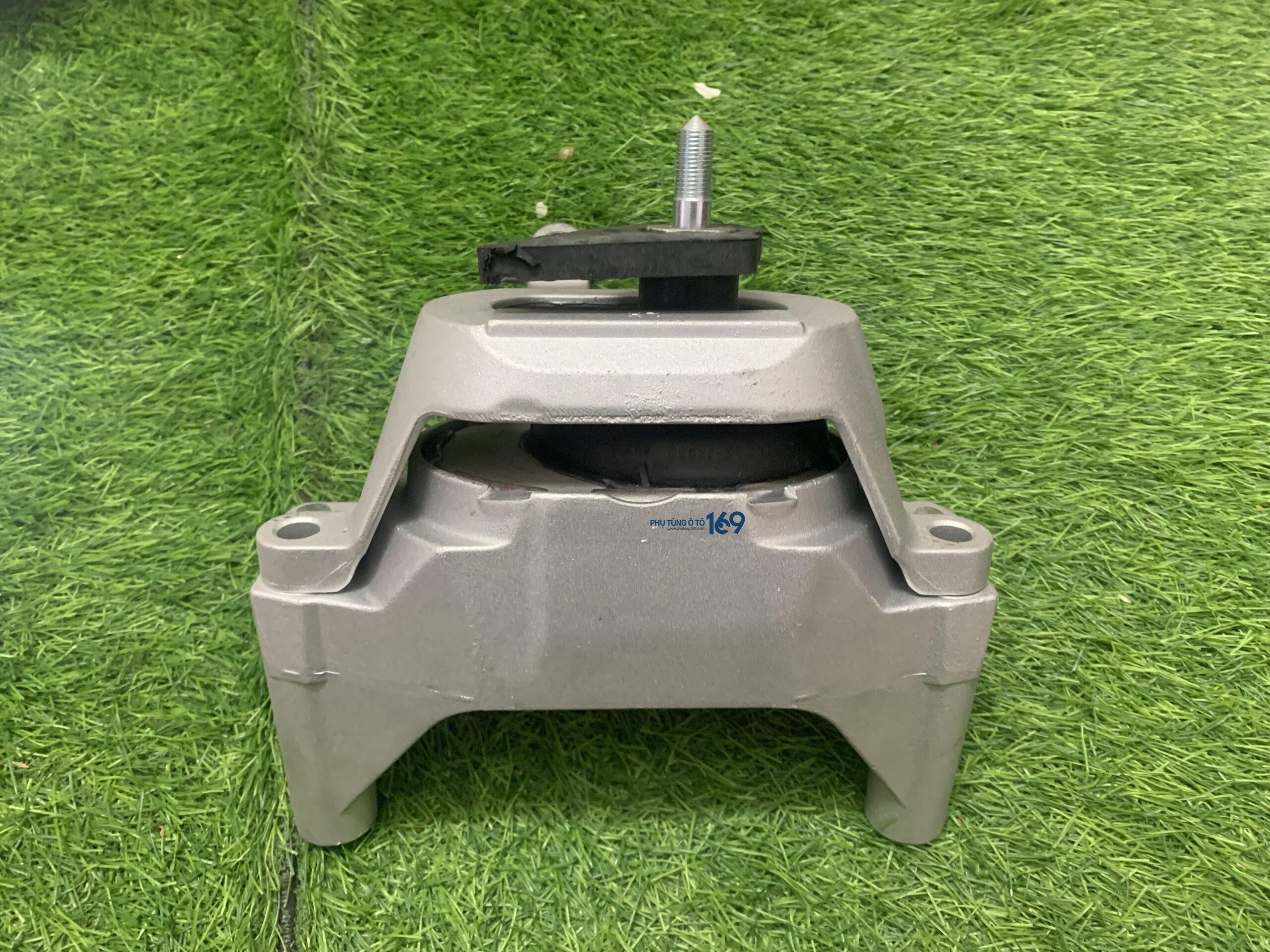 Chân máy thủy lực trước phải Teana Chân máy thủy lực trước phải Teana