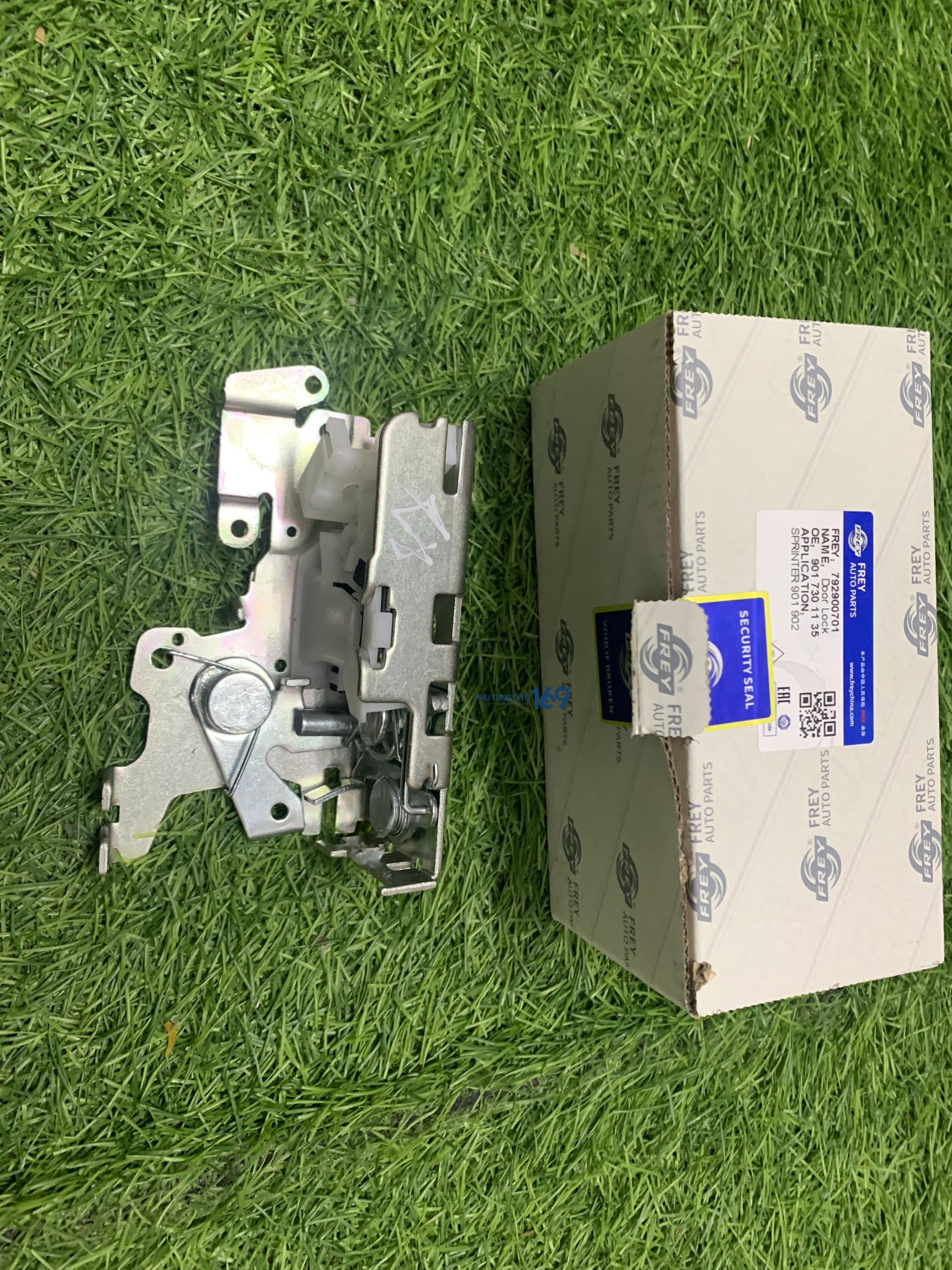 Khóa ngậm cốp hậu Mercedes Sprinter 313 Khóa ngậm cốp hậu Mercedes Sprinter 313