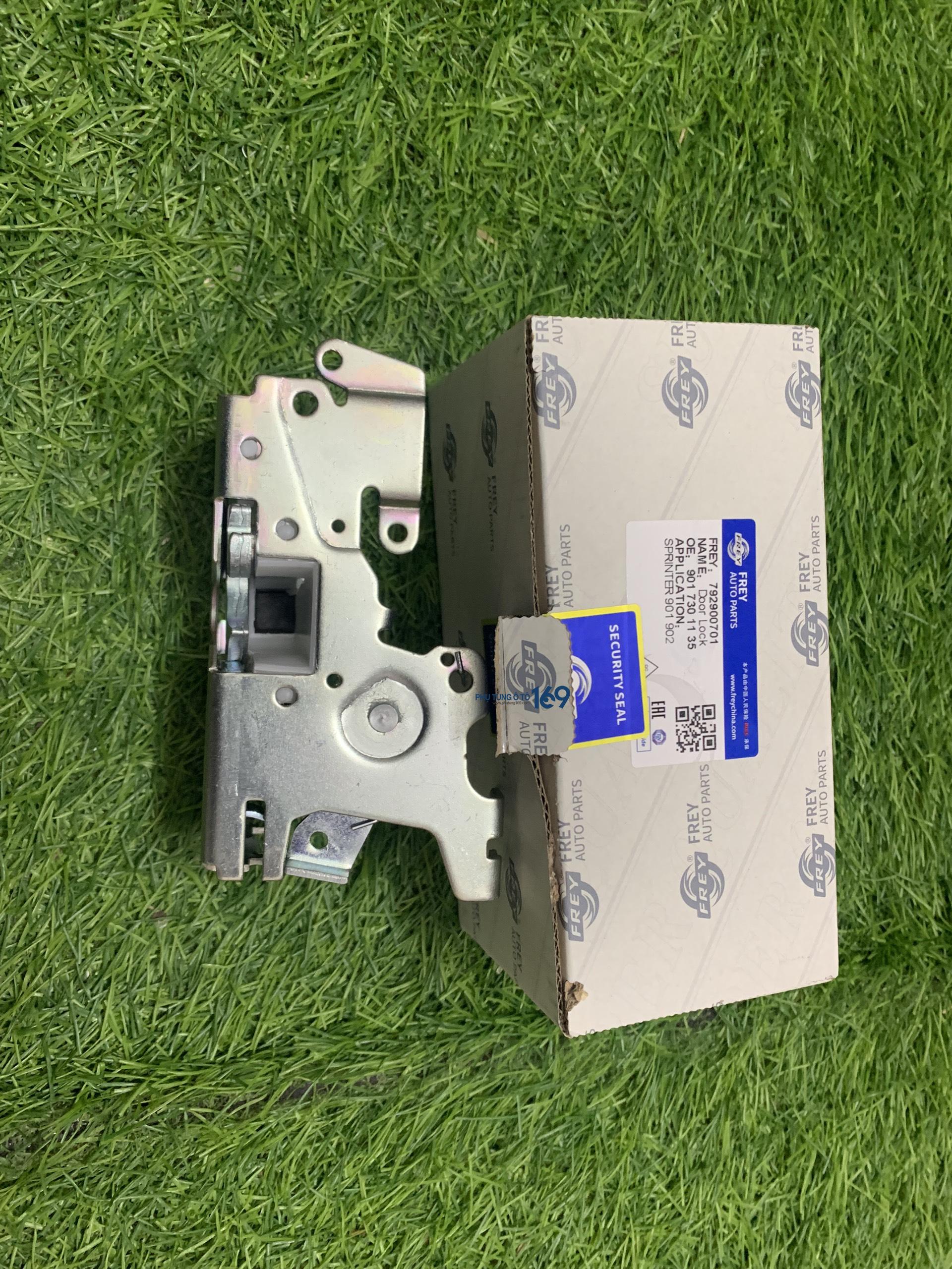 Khóa ngậm cốp hậu Mercedes Sprinter 313 Khóa ngậm cốp hậu Mercedes Sprinter 313