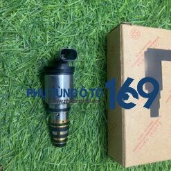 Van đuôi lốc Mazda 3