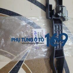 Xương tay mở cửa sau phải Triton