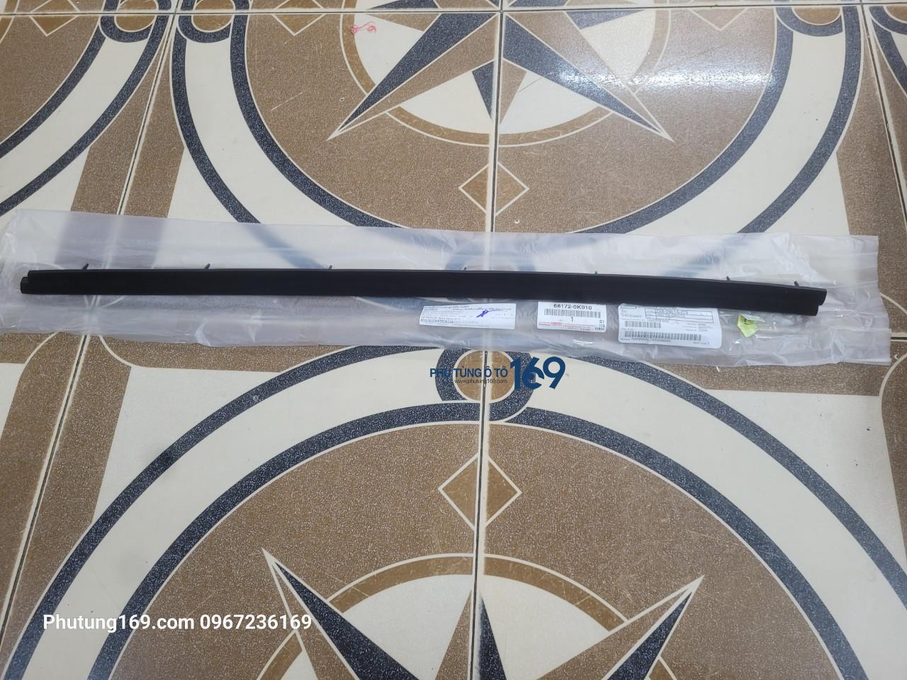 Nẹp chân kính trong Fortuner Nẹp chân kính trong Fortuner