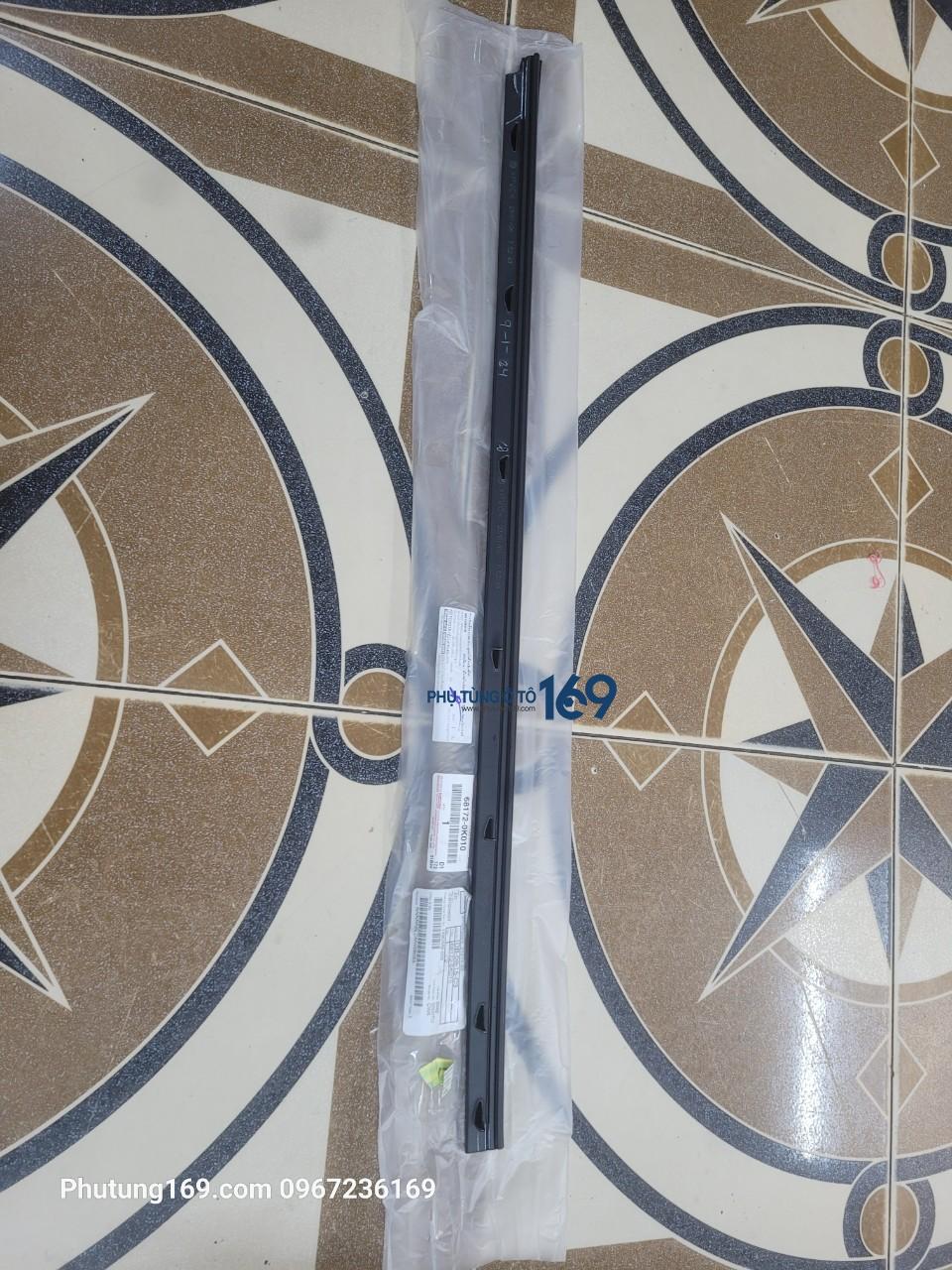 Nẹp chân kính trong Fortuner Nẹp chân kính trong Fortuner