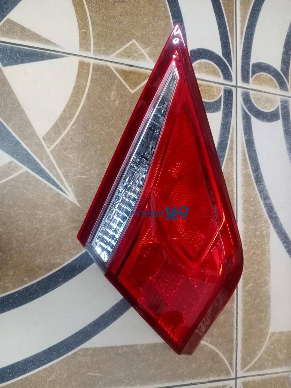 Đèn hậu trong phải Camry 2.0 Đèn hậu trong phải Camry 2.0