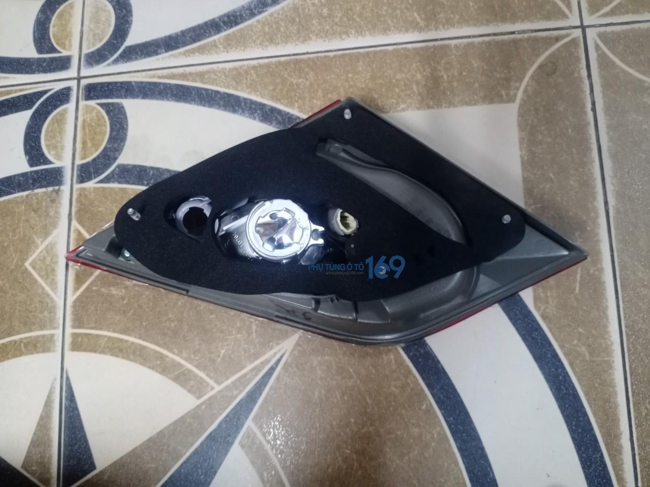 Đèn hậu trong trái Camry 2.0 Đèn hậu trong trái Camry 2.0