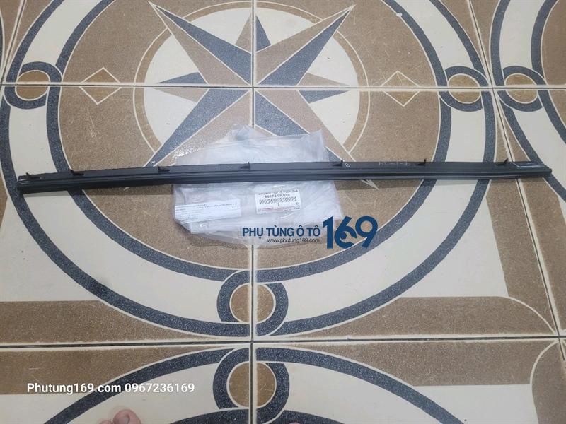 Nẹp chân kính trong phụ Fortuner Nẹp chân kính trong phụ Fortuner