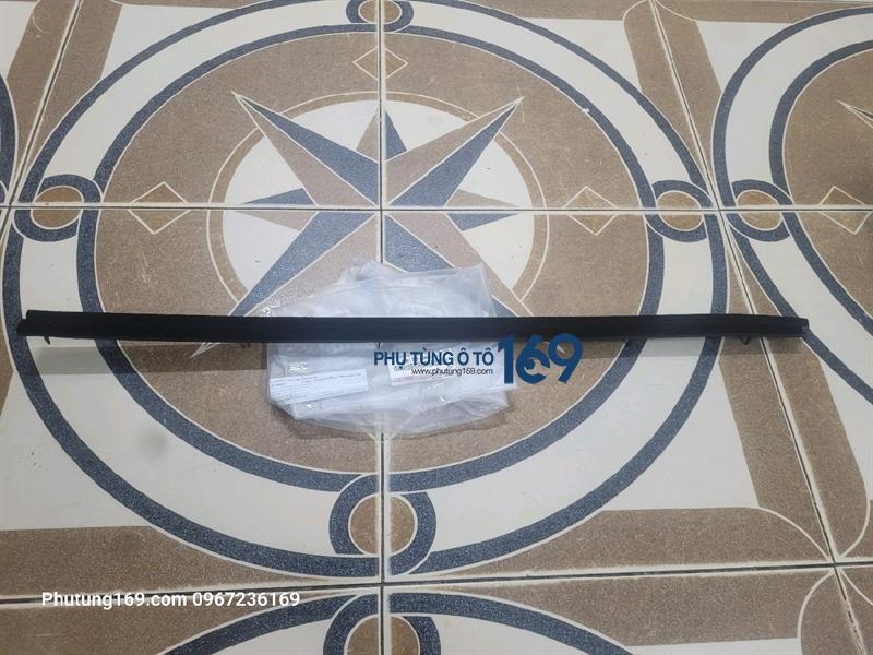 Nẹp chân kính trong phụ Fortuner Nẹp chân kính trong phụ Fortuner