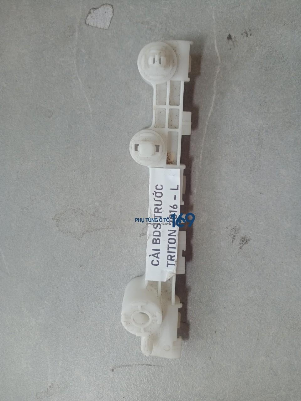 Phe cài cản trước phải Triton Phe cài cản trước phải Triton