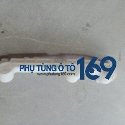 Phe cài cản trước phải Triton