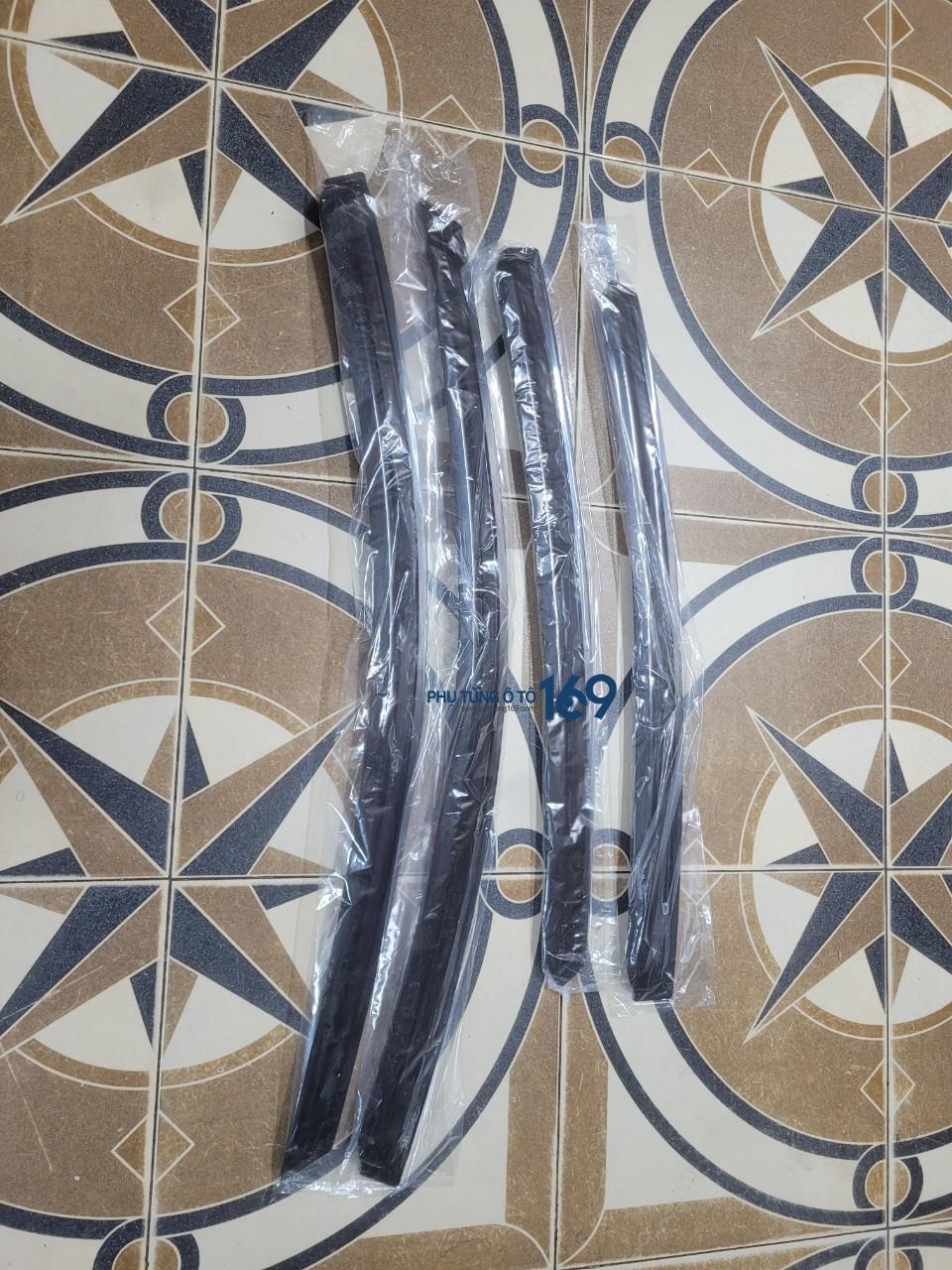 Vè che mưa Accent Vè che mưa Accent