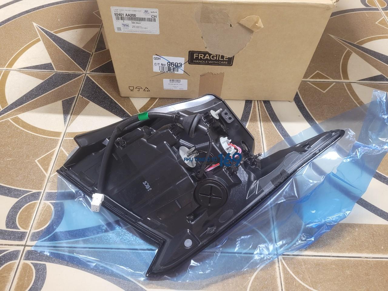 Đèn hậu ngoài trái Elantraa